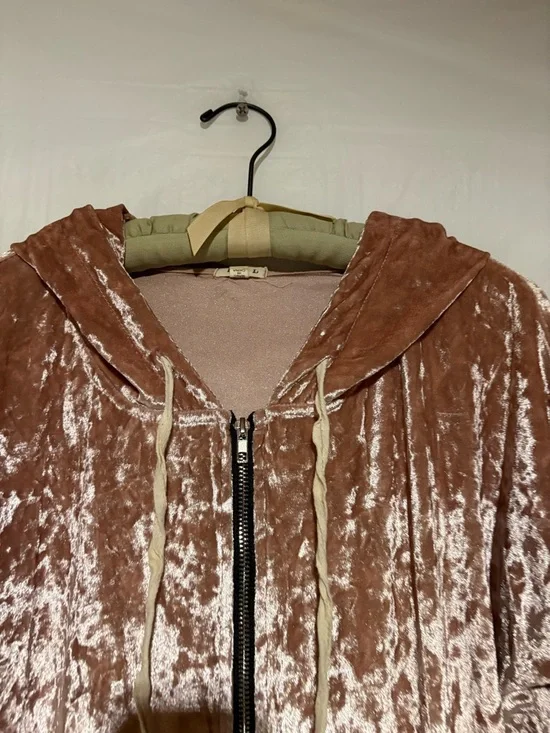 POL Crushed Velvet Zip Hoodie in Dusty Rose - Picture 4 of 13